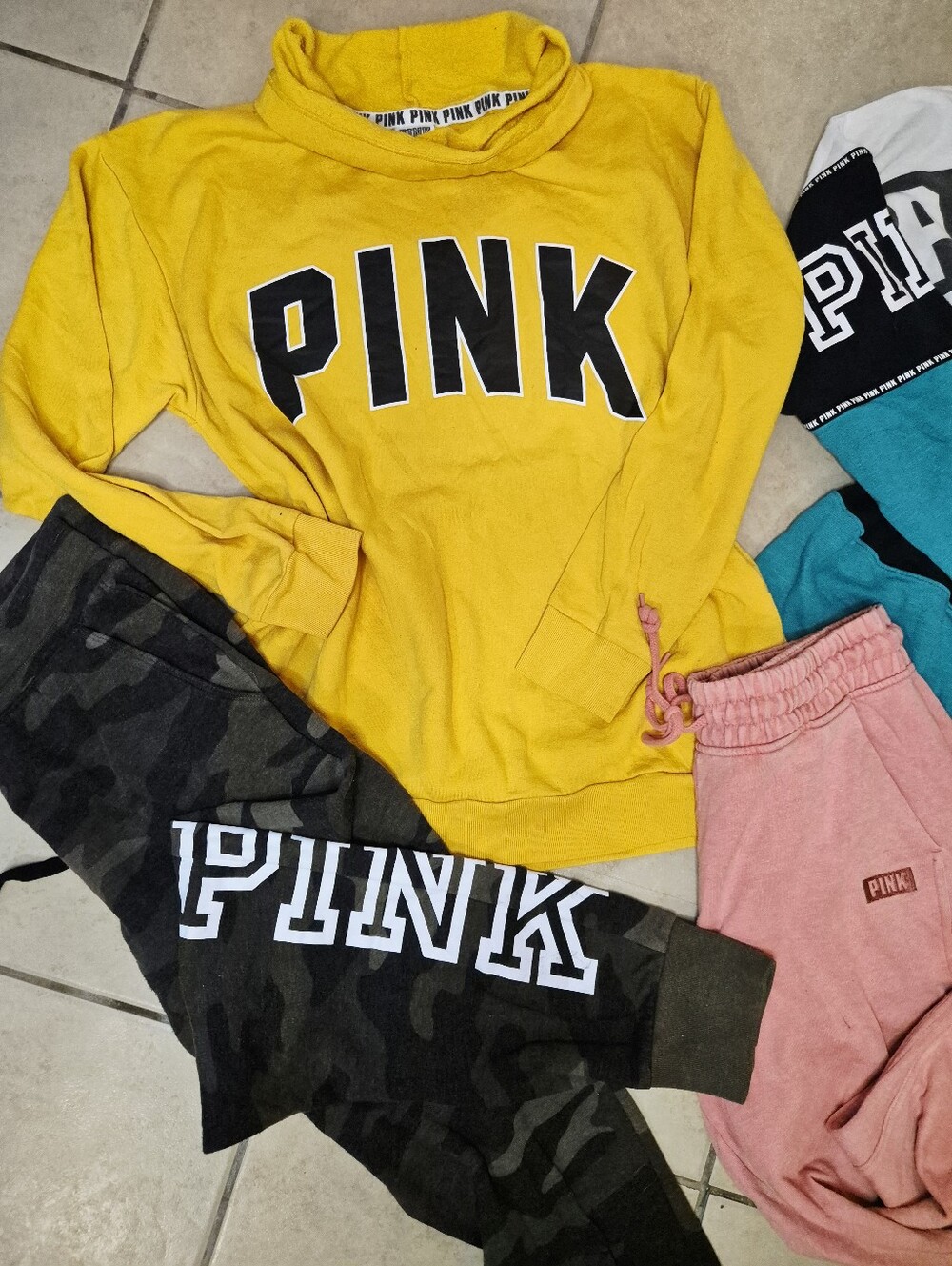 Pink Bundle Good Conditions Size Medium - Picture 2 of 3